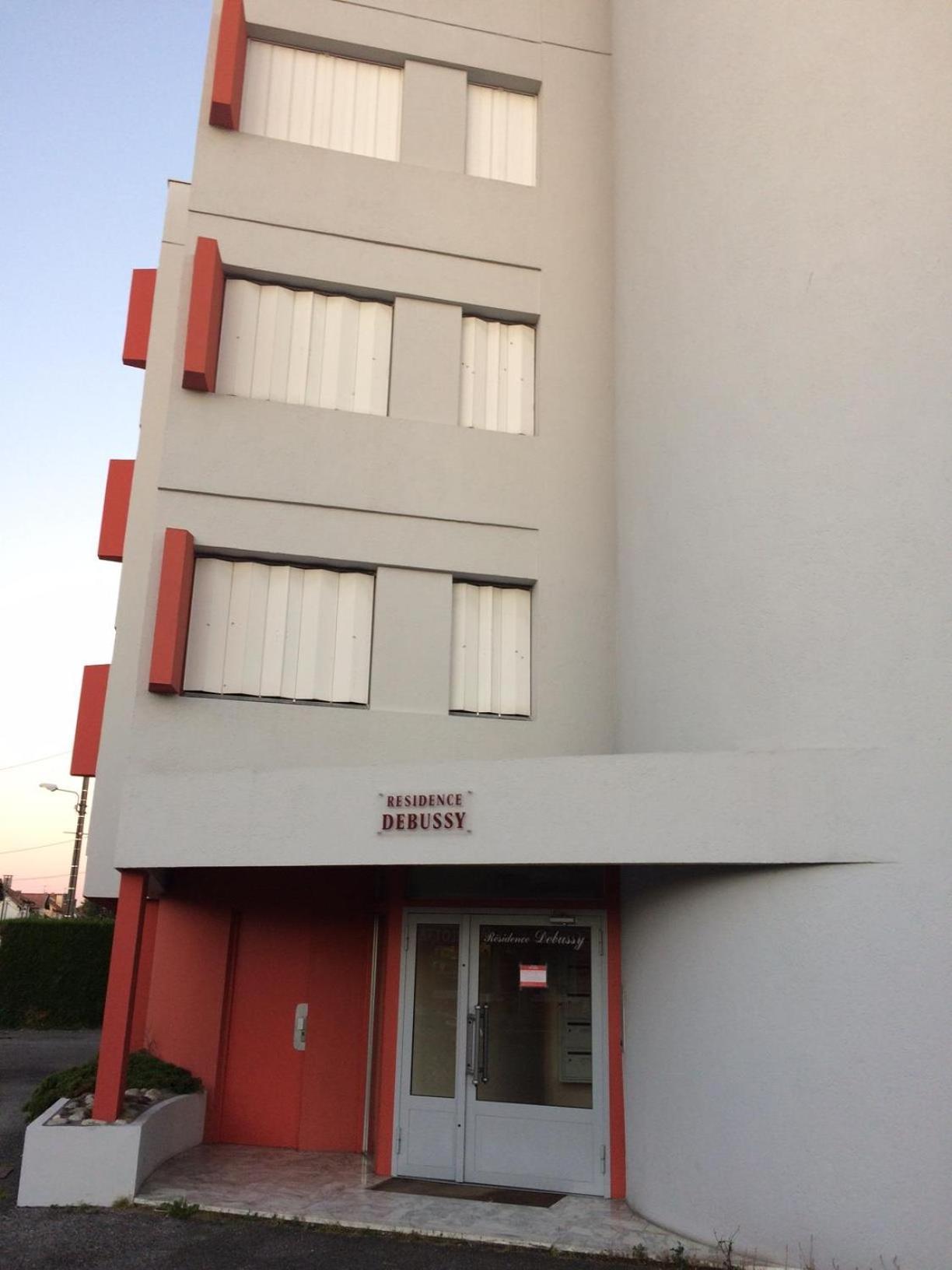 Le Zen -Studio Tout Equipe- Wifi Fibre- Centre Ville Avec Parking Tarbes Exterior photo